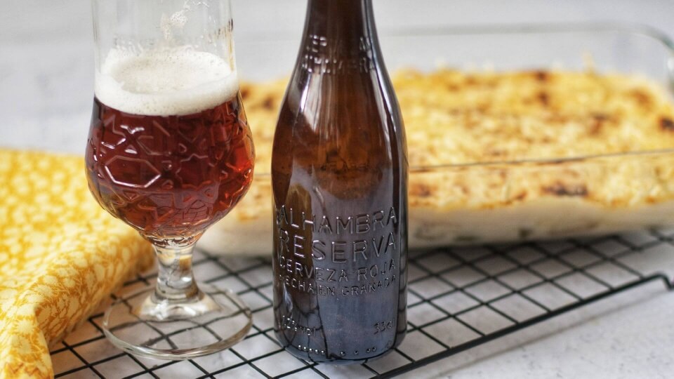 Gratinado de puerros con jamón y queso, sencillez y sabor a partes iguales