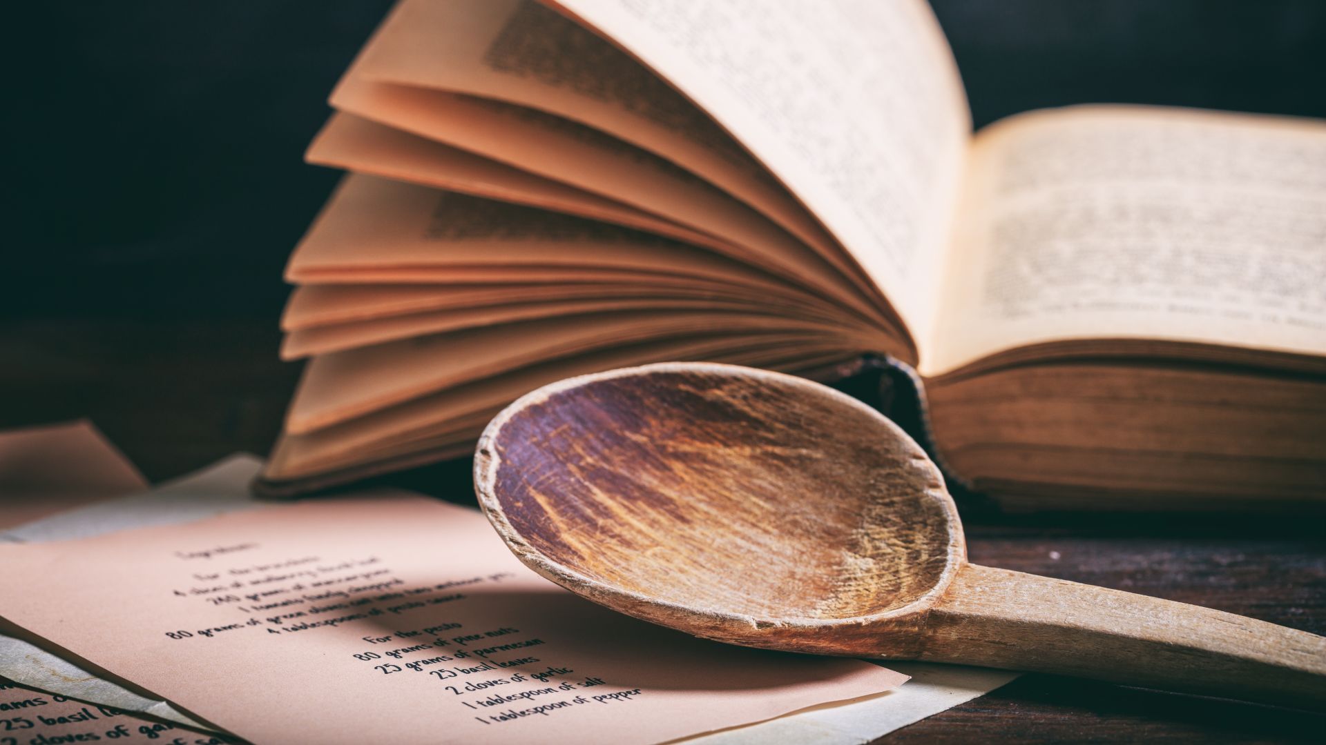 Seis libros de cocina para disfrutar entre fogones en el nuevo año