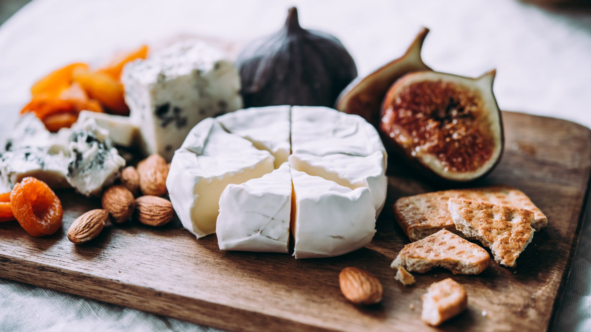 Tapas europeas: del burek balcánico a la tapa española, un viaje gastronómico