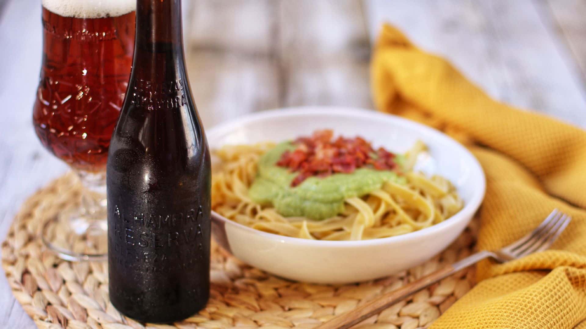 Espaguetis con carbonara de aguacate: receta fácil y deliciosa sin huevo ni nata
