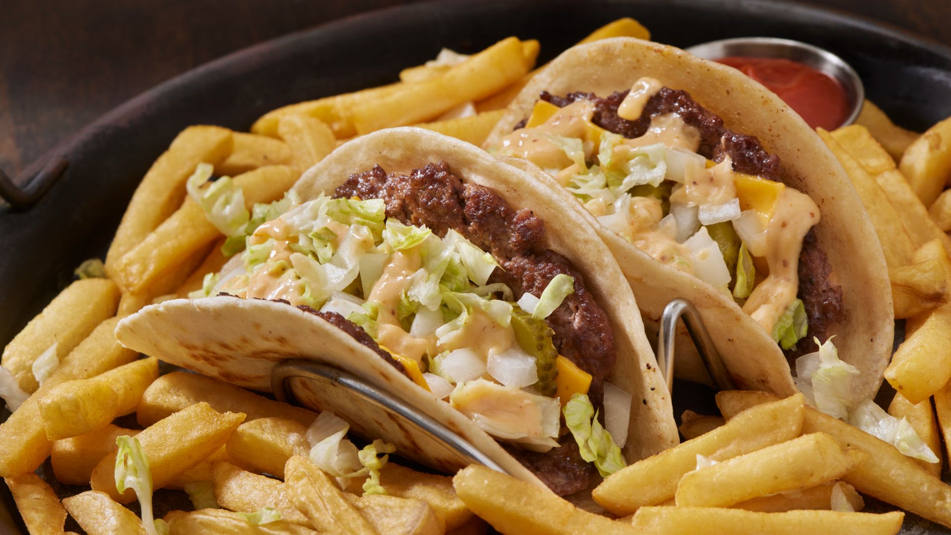 Ramen carbonara, tacos de hamburguesa y otros melty mashups en tendencia que te encantará probar