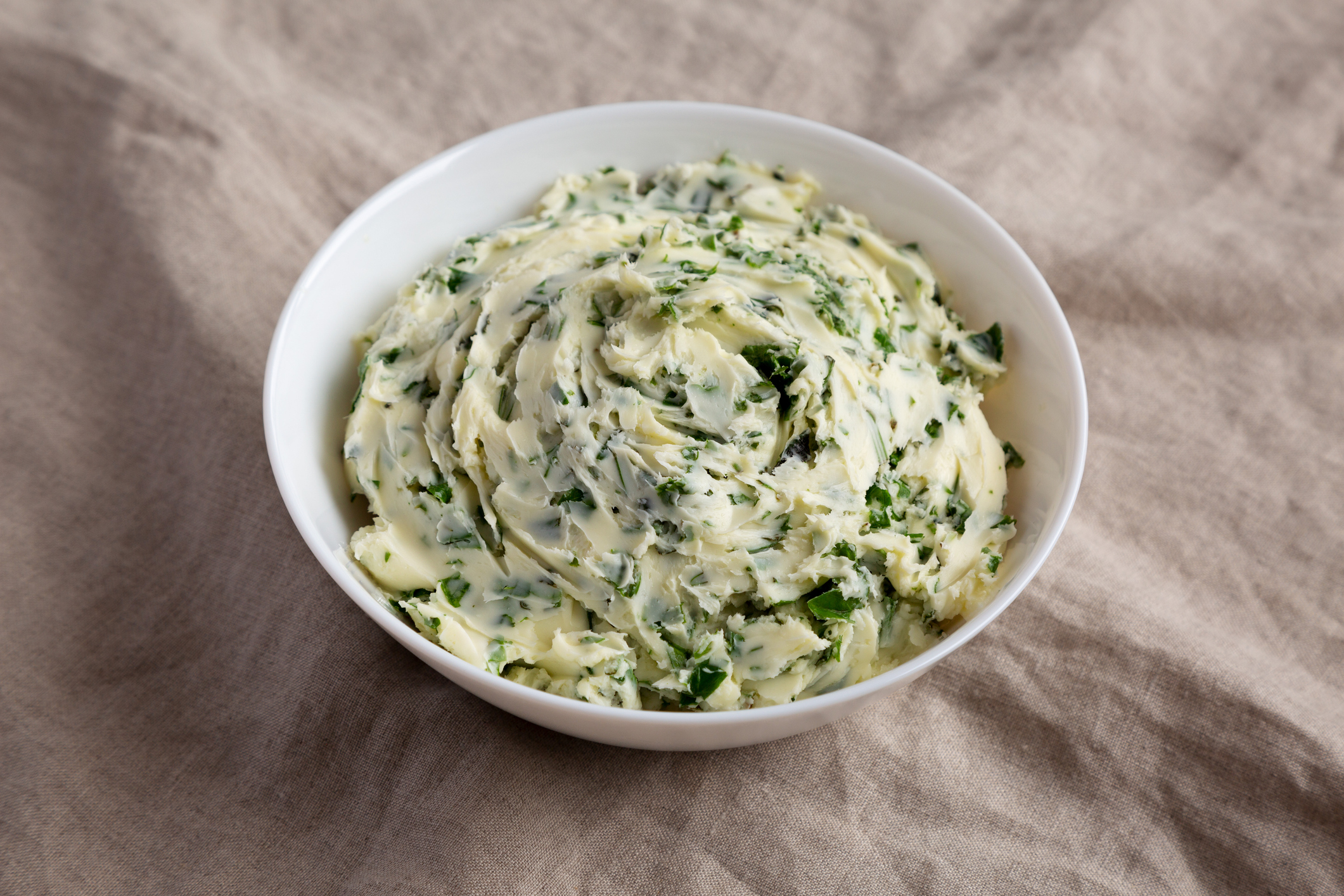 Whipped butter o mantequilla montada: la microtendencia culinaria para dar un toque a tus aperitivos