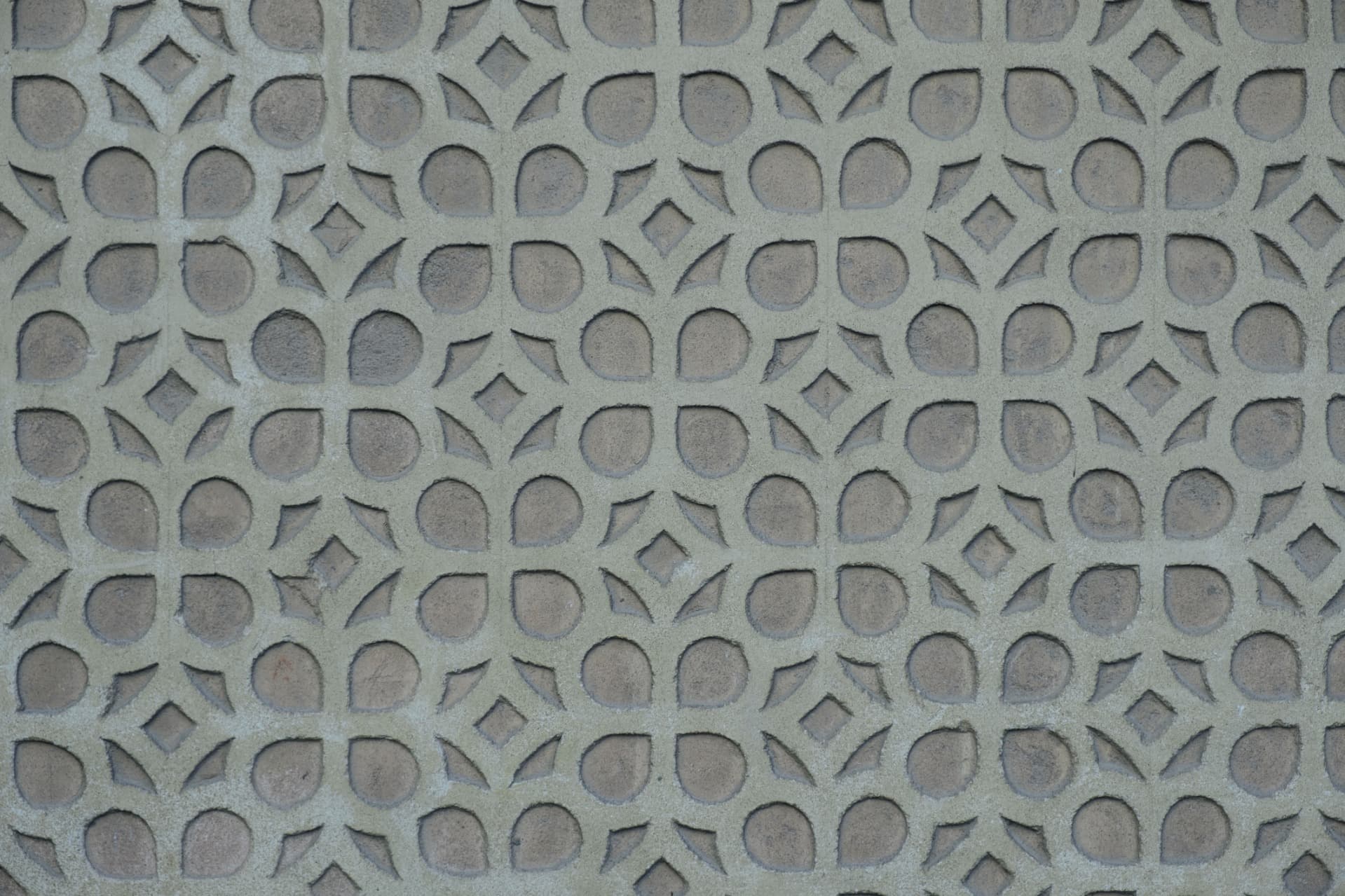 Esgrafiado: una técnica artesanal que va mucho más allá de los motivos geométricos