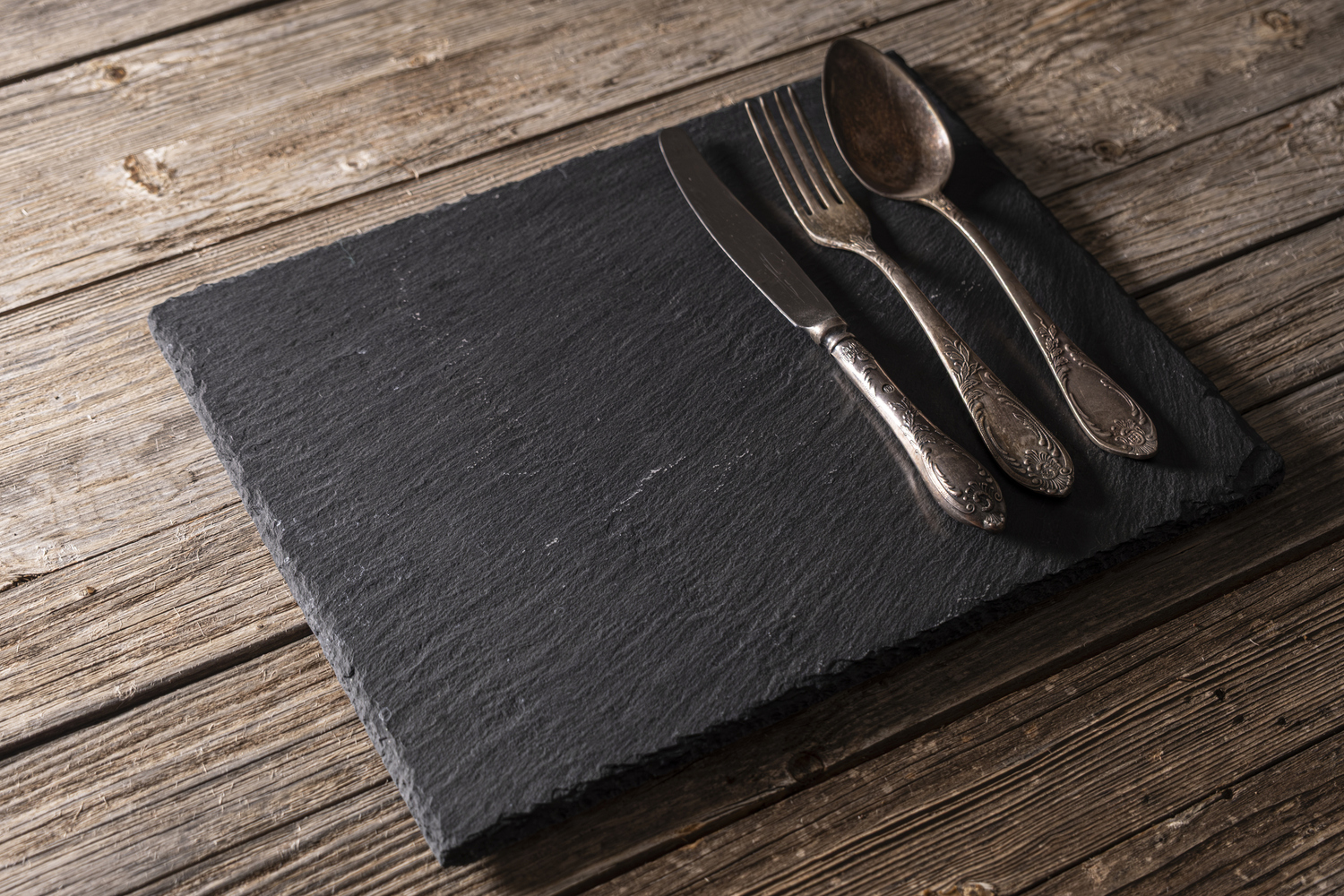 ¿De madera, acero o plástico? Consejos para no perderse (y acertar) al elegir tus tablas de cortar