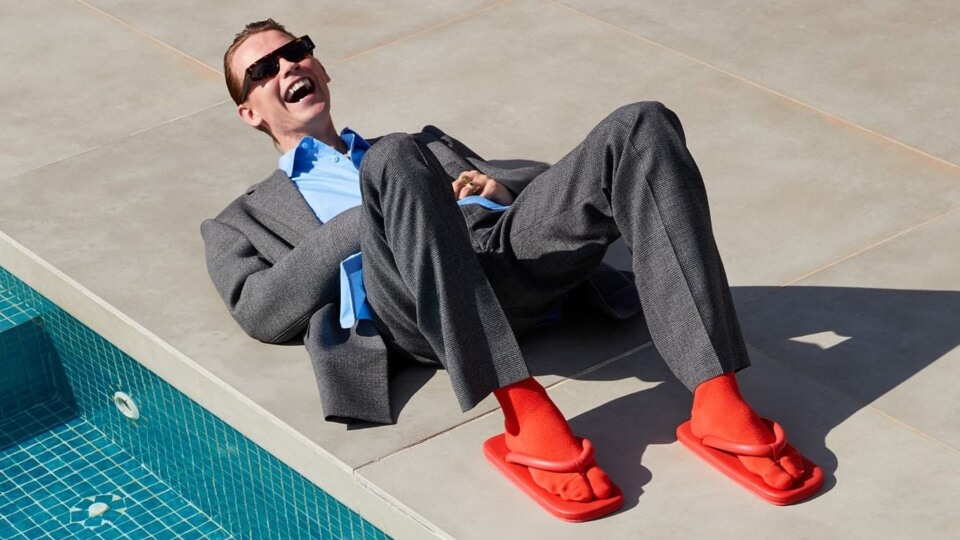 ¿Quién es Achilles Ion Gabriel? Todo sobre el creativo que está redefiniendo las sandalias de Camper