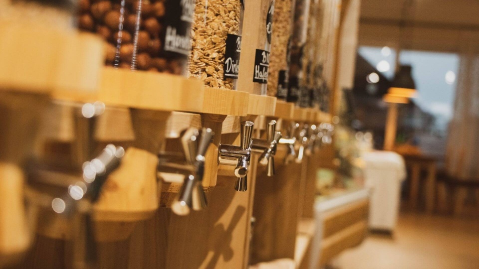 Compra a granel: descubre el placer de consumir responsablemente y 5 tiendas imprescindibles