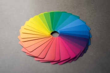 Este libro japonés sobre combinaciones de colores cambiará tu forma de mirar las paletas cromáticas