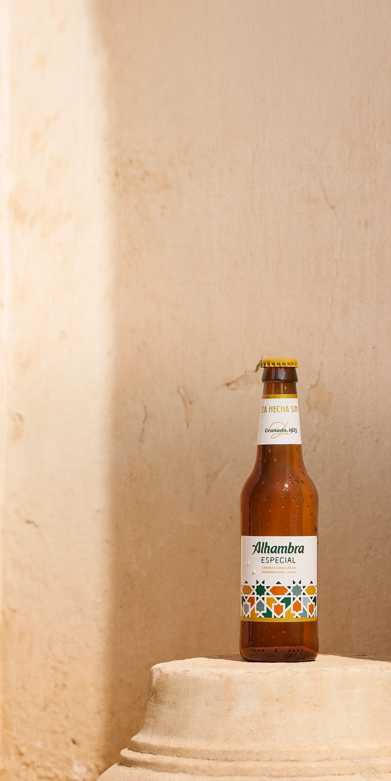 Bares únicos de Granada: historias que se viven sin prisa - Cervezas Alhambra